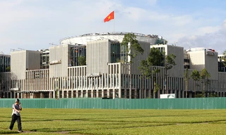 Tòa nhà Quốc hội vừa mang vẻ uy nghi nhưng cũng gần gũi