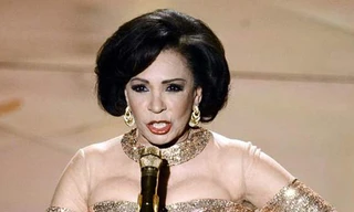 Ca sĩ Shirley Bassey, hình mẫu cho Celestina Warbeck-có thể là nhân vật chính trong cuốn sách mới về thế giới phù thủy