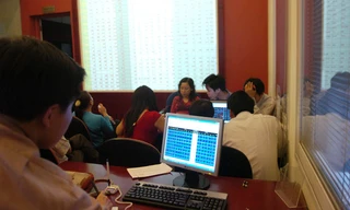 Dòng tiền từ ngân hàng đang chảy vào chứng khoán. Ảnh: Như Ý