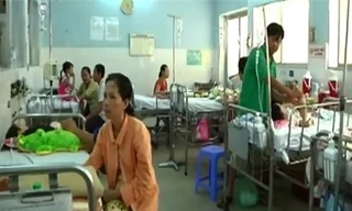 Lây lan tiêu chảy cấp, nghi do bú chung bình sữa