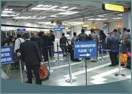 Nghiêm cấm sách nhiễu khi làm thủ tục nhập cảnh