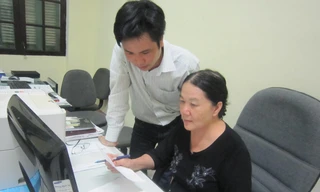 Tuổi 63, kỹ sư Nguyễn Thị Nguyệt vẫn miệt mài với công tác nghiên cứu. Ảnh: nhân vật cung cấp