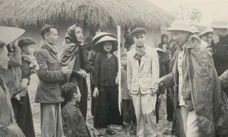 Bác Hồ luôn khẳng định đoàn kết và dựa vào dân sẽ tạo nên sức mạnh. Ảnh tư liệu