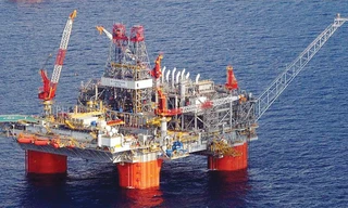 BP và Exxon Mobil khai thác dầu khí tại mỏ dầu Thunder Horse ở vịnh Mexico. Đây là giàn khai thác ngoài khơi lớn nhất ở vịnh Mexico (công suất xử lý 250.000 thùng dầu/ngày và 5,7 triệu m3 khí tự nhiên/ngày). 