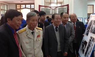 Nghe anh hùng kể chuyện lịch sử