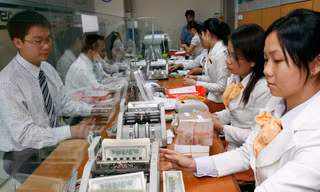 Tín dụng ngoại tệ tranh thủ tăng mạnh. Ảnh: Như Ý