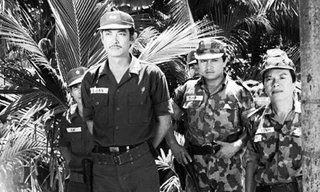 Chánh Tín và dàn diễn viên đầy nam tính đã làm nên thành công của bộ phim “Ván bài lật ngửa”