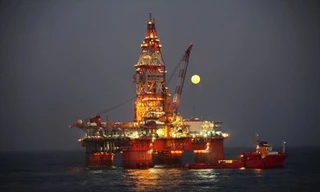 Giàn khoan 981 của Trung Quốc di chuyển trong đêm