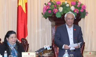 Phó Chủ tịch Quốc hội Uông Chu Lưu và Phó Chủ tịch Quốc hội Tòng Thị Phóng tại phiên họp. Ảnh: Phương Hoa