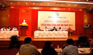 Hội Nhà báo thảo luận về báo lá cải