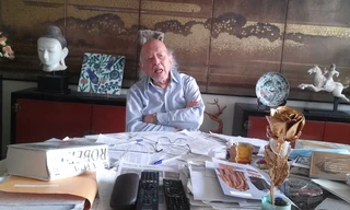 GS Lê Thành Khôi tại Pháp. Nguồn Nhã Nam