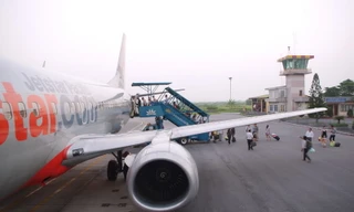 Sân bay Cát Bi tê liệt vì mây mù