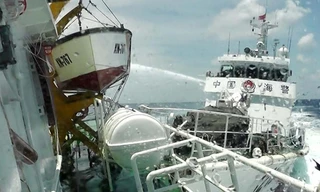 Trung Quốc đâm tàu của Việt Nam. Ảnh: Nguyễn Huy 