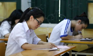 GS Nguyễn Tiến Dũng cho rằng việc đổi mới ra đề thi sẽ không làm giảm được chuyện gian lận, quay cóp (Ảnh minh họa thi tốt nghiệp THPT năm 2014 tại Trường THPT Quang Trung - Hà Nội). Ảnh: Như Ý