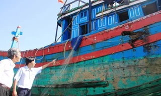 Tàu cá ĐNa 90152 TS vừa bị tàu Trung Quốc đâm chìm. Ảnh: Nguyễn Huy.