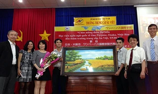 Lãnh đạo Trường Trung cấp Âu Việt và Học viện Ngôn ngữ Quốc tế ONE PURPOSE chụp ảnh lưu niệm