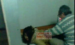 Chữa bách bệnh bằng... sờ mó 'vùng kín'