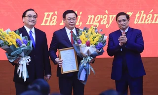 Ông Vương Đình Huệ trong ngày nhậm chức Bí thư Thành ủy, Trưởng đoàn ĐBQH Hà Nội. 