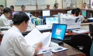 Cán bộ, công chức xã không sáp nhập có được hưởng chế độ nghỉ hưu trước tuổi?