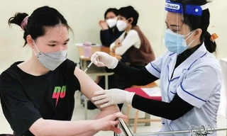 Thủ tướng yêu cầu 'thần tốc hơn nữa' tiêm vắc xin mũi 3