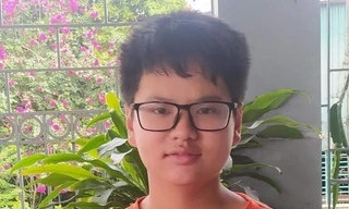 Chủ tịch nước biểu dương cậu bé lớp 7 kéo người gặp nạn khỏi đường ray