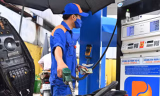 Đề xuất kéo dài giảm thuế môi trường với xăng, dầu đến hết năm 2024 