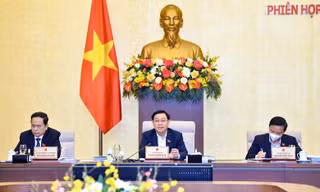 Uỷ ban Thường vụ Quốc hội cho ý kiến về thực hành tiết kiệm, chống lãng phí