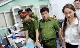 Tướng Tô Ân Xô: Người cụt cả hai tay vẫn được cấp bằng lái xe 