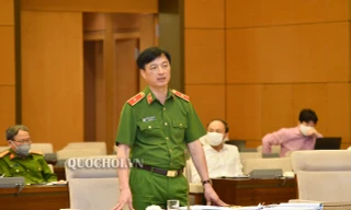 Thứ trưởng Bộ Công an Nguyễn Duy Ngọc tại phiên họp thẩm tra