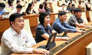 Hôm nay, Quốc hội xem xét thông qua Nghị quyết sửa đổi Hiến pháp 