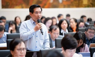 Đại biểu Quốc hội khuyến nghị đốt thẻ visa, mastercard thay vì 'cọc tiền' vàng mã