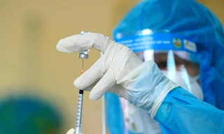 Tiếp tục yêu cầu Bộ Y tế kiểm điểm việc chậm mua vắc xin phòng COVID- 19 cho trẻ em