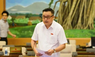 Tổng Kiểm toán nhà nước Trần Sỹ Thanh tại phiên họp