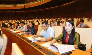 Kỳ họp thứ 9, Quốc hội họp trực tuyến kết hợp tập trung