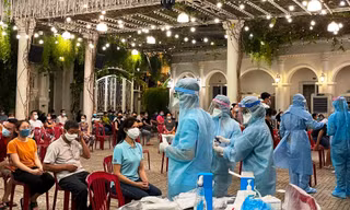 Bộ Nội vụ: Tạm dừng sinh hoạt tôn giáo tập trung, 'ai ở đâu ở đấy'
