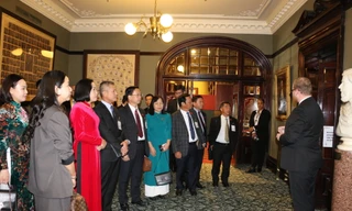 Phó Chủ tịch Quốc hội đề nghị Australia cấp thêm học bổng cho cán bộ công chức