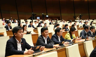 Quốc hội chốt ngưỡng doanh thu không chịu thuế VAT là 200 triệu đồng/năm