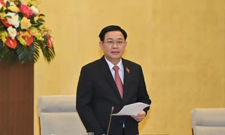 Chủ tịch Quốc hội Vương Đình Huệ phát biểu tại phiên họp. Ảnh Như Ý