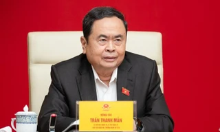 Chủ tịch Quốc hội ký, ban hành nghị quyết về công tác cán bộ