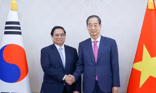 Thủ tướng Phạm Minh Chính hội đàm với Thủ tướng Hàn Quốc Han Duck Soo