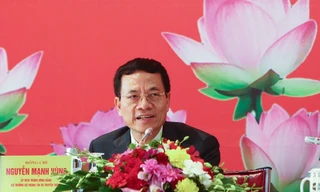 Bộ trưởng Bộ TT&TT Nguyễn Mạnh Hùng. Ảnh Như Ý