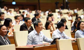 Quốc hội điều chỉnh chương trình kỳ họp, tháo gỡ khó khăn các dự án nhà ở thương mại 