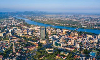 Sáp nhập xã, huyện và lập các quận sau khi Huế là thành phố trực thuộc Trung ương