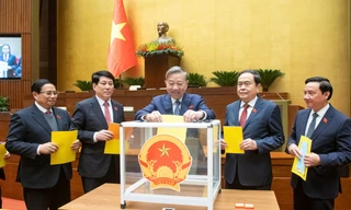 Phê chuẩn bổ nhiệm hai phó thủ tướng và các bộ trưởng sau hợp nhất