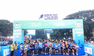 Trích 300 triệu đồng từ giải chạy bộ ủng hộ chương trình xóa nhà tạm, nhà dột nát