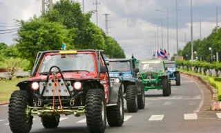 Hàng trăm ô tô địa hình diễu hành ở Đắk Lắk