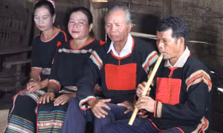 Hát kể sử thi Êđê: Để mạch nguồn chảy mãi