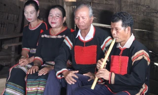 Hát kể sử thi Êđê: Để mạch nguồn chảy mãi