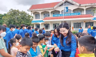 Trung ương Đoàn thăm đội hình tình nguyện tại huyện biên giới tỉnh Đắk Lắk