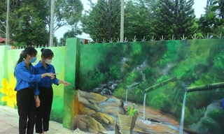 Đoàn làm mới tường cũ bằng những bức tranh sinh động